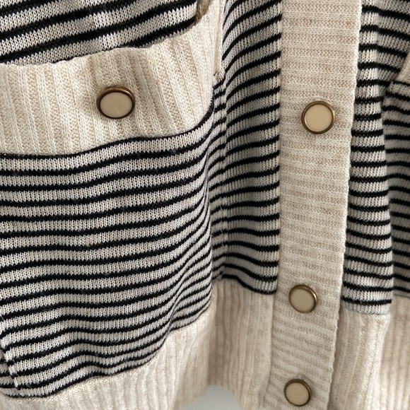 🌵4 for $12 - Final Price - Striped 3/4 Sleeve Lightweight Cardigan - Picture 3 of 4